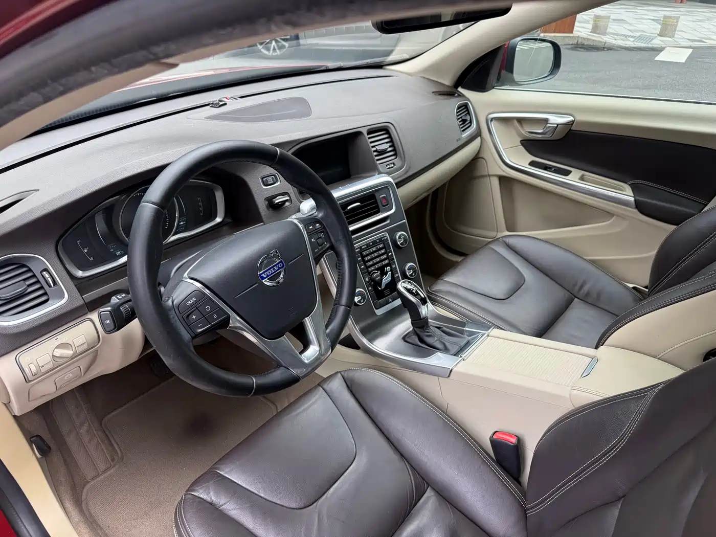 Фото 9 - Volvo S60