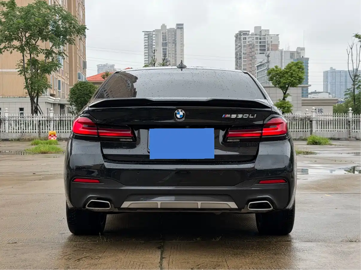 BMW 5 Series 2023 530Li Premium M Sport Package фото 10