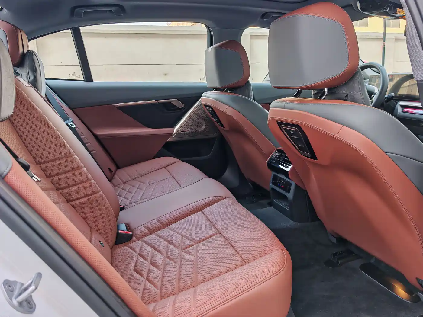 BMW i5 2025 xDrive 50L M Sport Package фото 17
