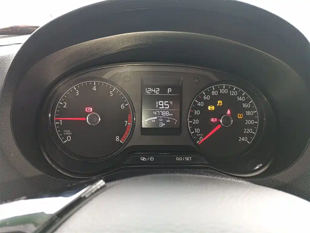 Volkswagen Polo 2018 1.5L Auto Safe Drive фото 8