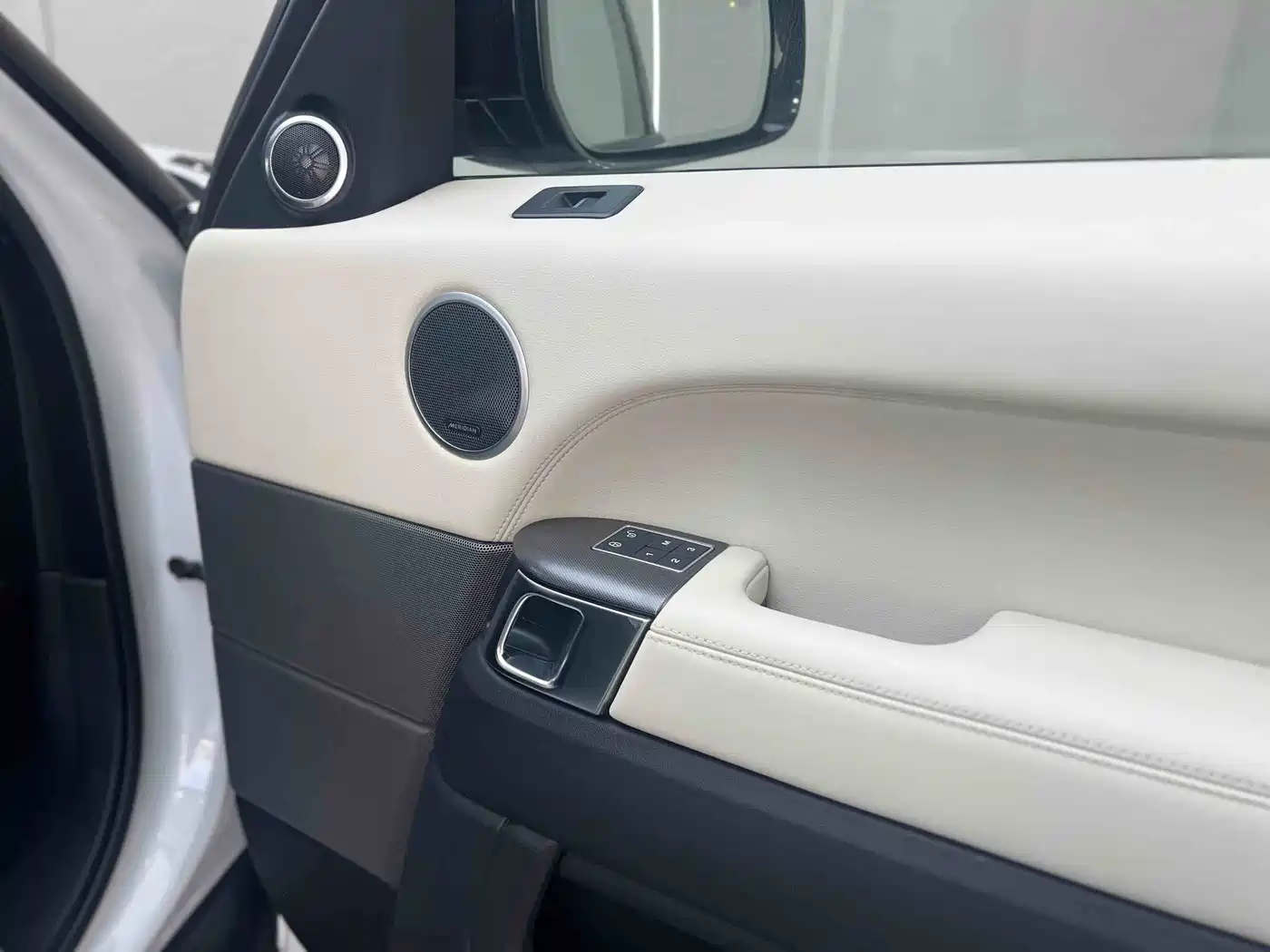 Land Rover Range Rover Sport 2016 Model 3.0 SC V6 HSE DYNAMIC фото 14
