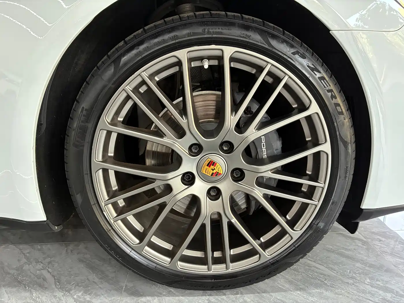 Porsche Panamera 2023 Panamera 2.9T Platinum Edition фото 21