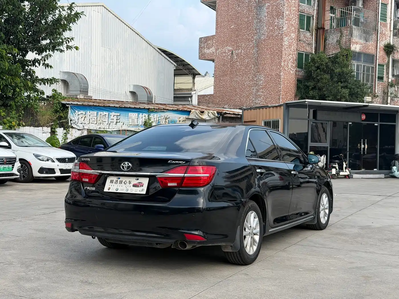 Toyota Camry 2017 2016 2.0G 10th Anniversary Leading Edition