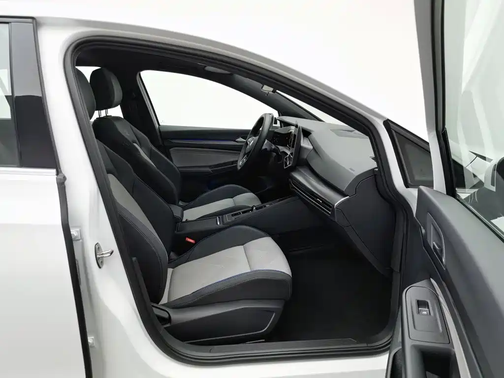 Volkswagen Golf 2026 2025 Facelift 300TSI R-Line