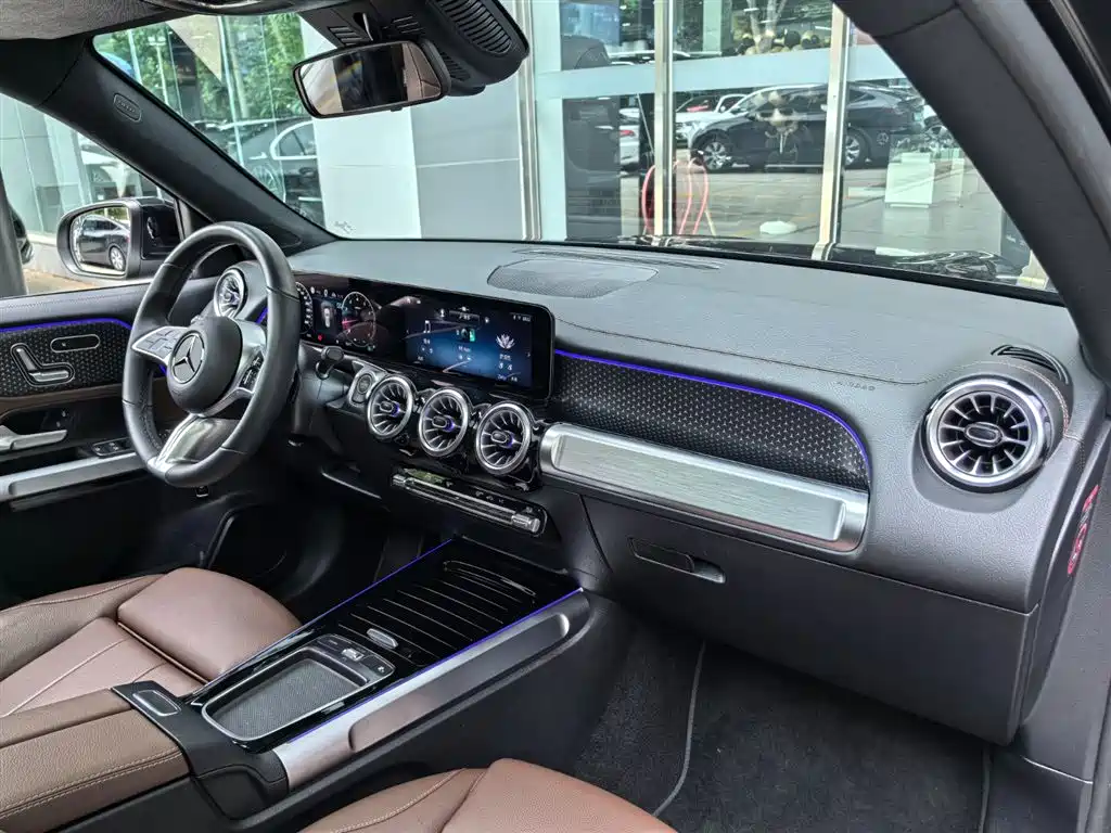 Mercedes-Benz GLB 2025 Model GLB 220 Fashion Style фото 10