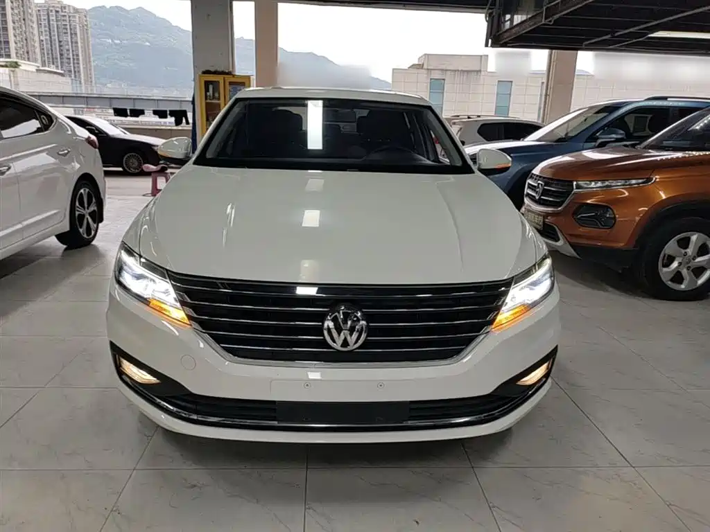 Volkswagen Lavida 2019 1.5L Automatic Comfort Edition China VI фото 3