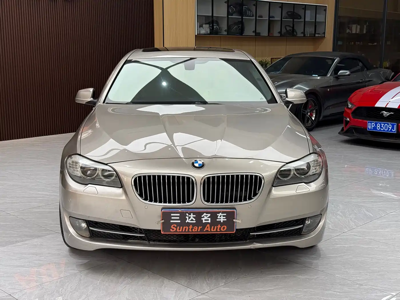 BMW 5 Series 2013 530Li Luxury фото 2