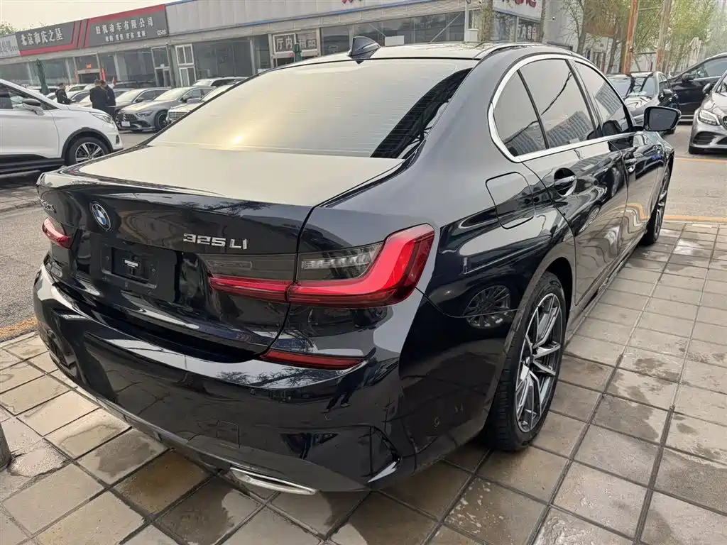 BMW 3-SERIES