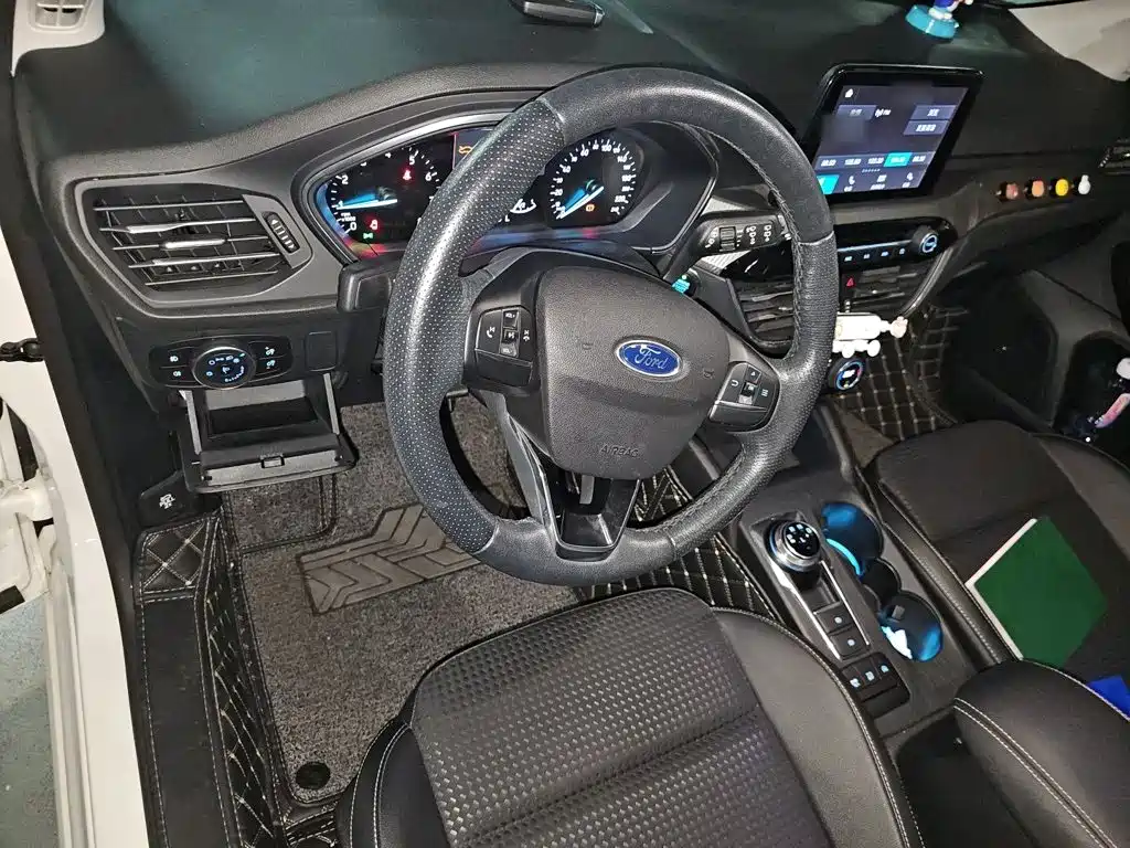 Ford Focus 2021 2020 Hatchback EcoBoost 180 Auto Trend Edition