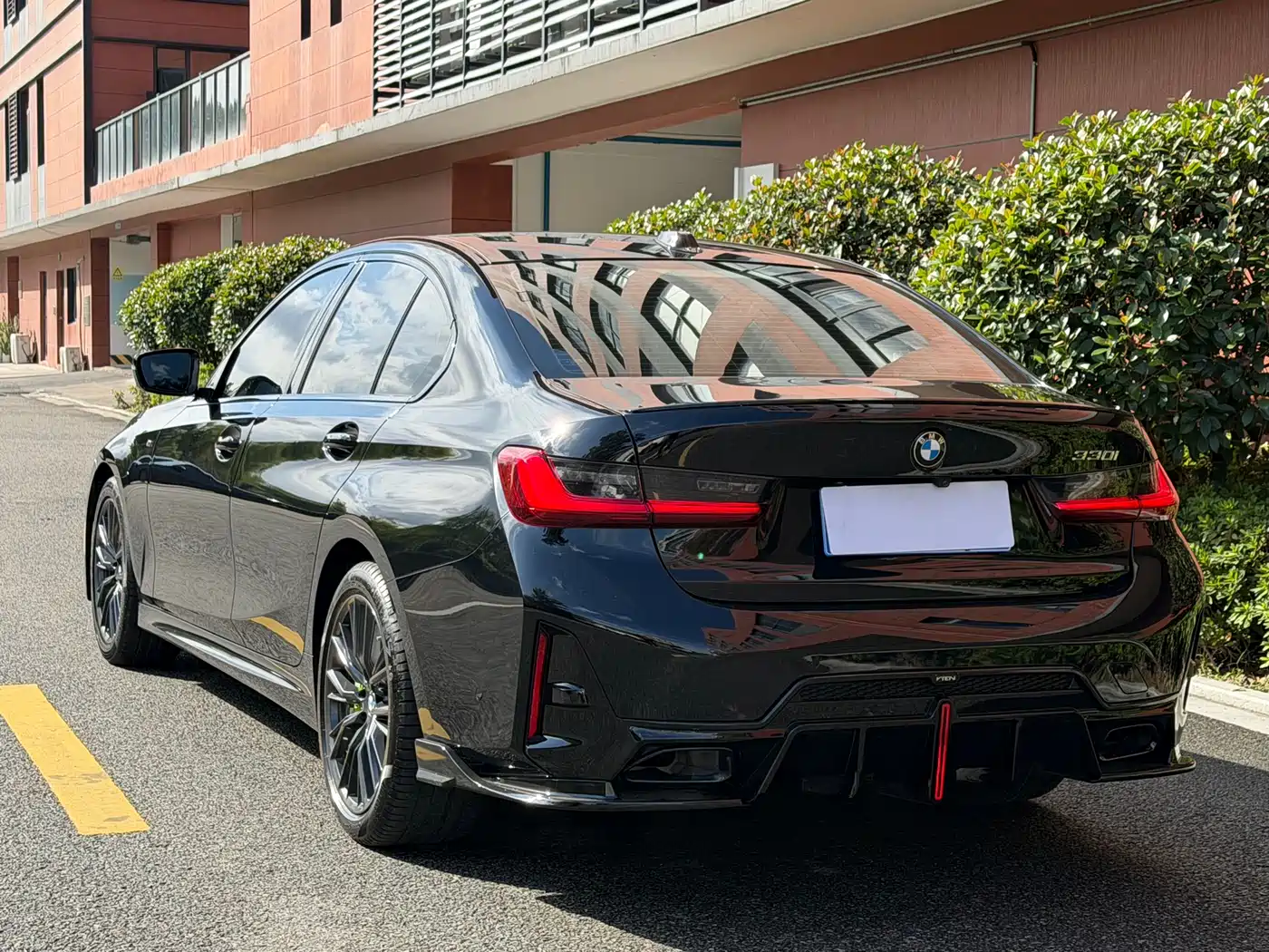 BMW 3 Series 2023 325i M Sport Package фото 16