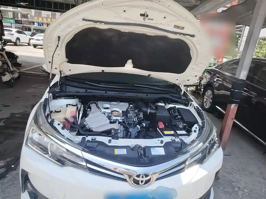 Toyota Corolla 2017 Facelift 1.2T S-CVT GL-i фото 20