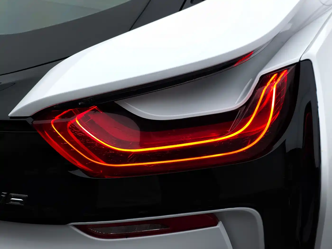 BMW i8 2014 Standard фото 50