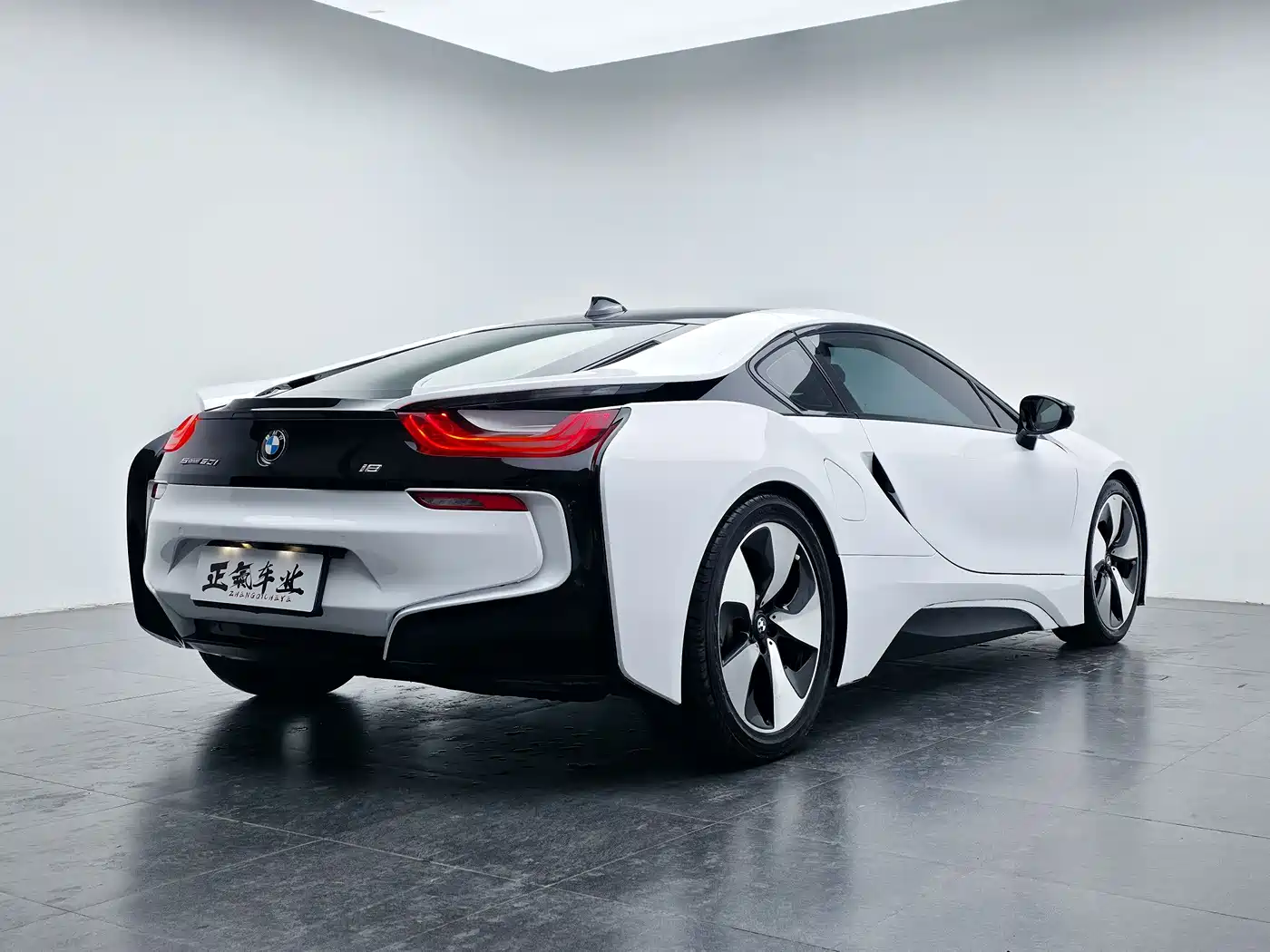 BMW i8 2014 Standard фото 54