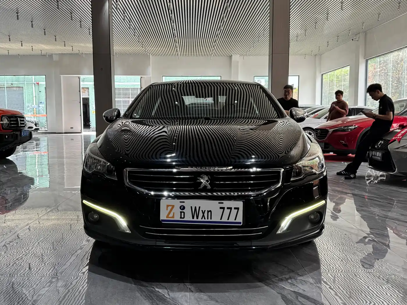Peugeot 508 2015 1.6THP Auto Comfort Edition фото 2