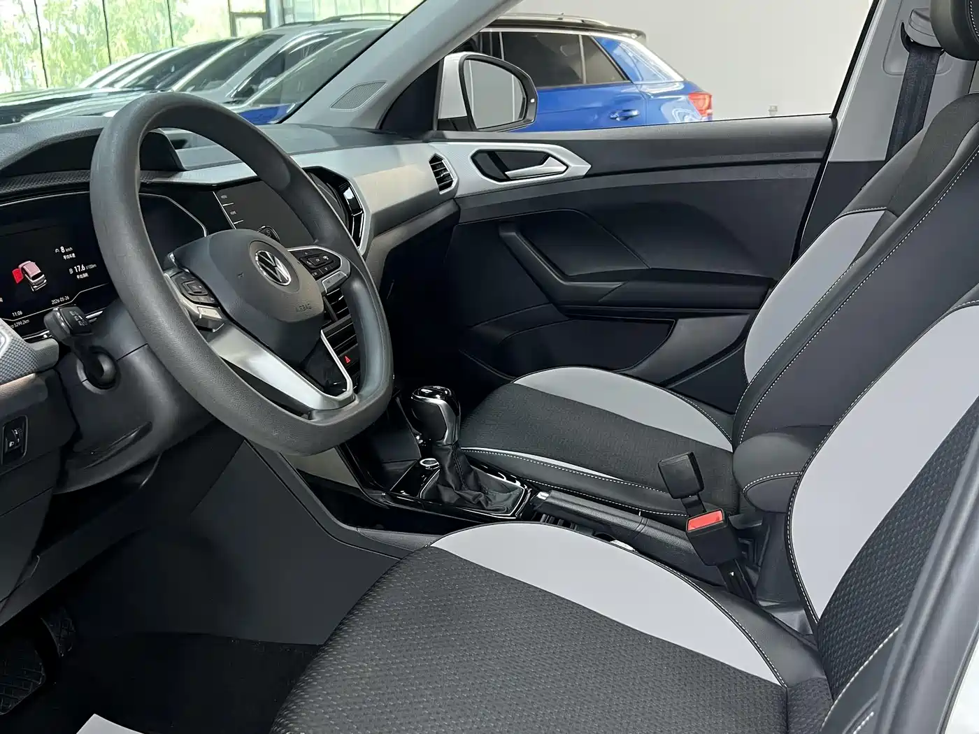 Volkswagen Tanying 2021 1.5L Automatic Smart Connect Edition фото 11