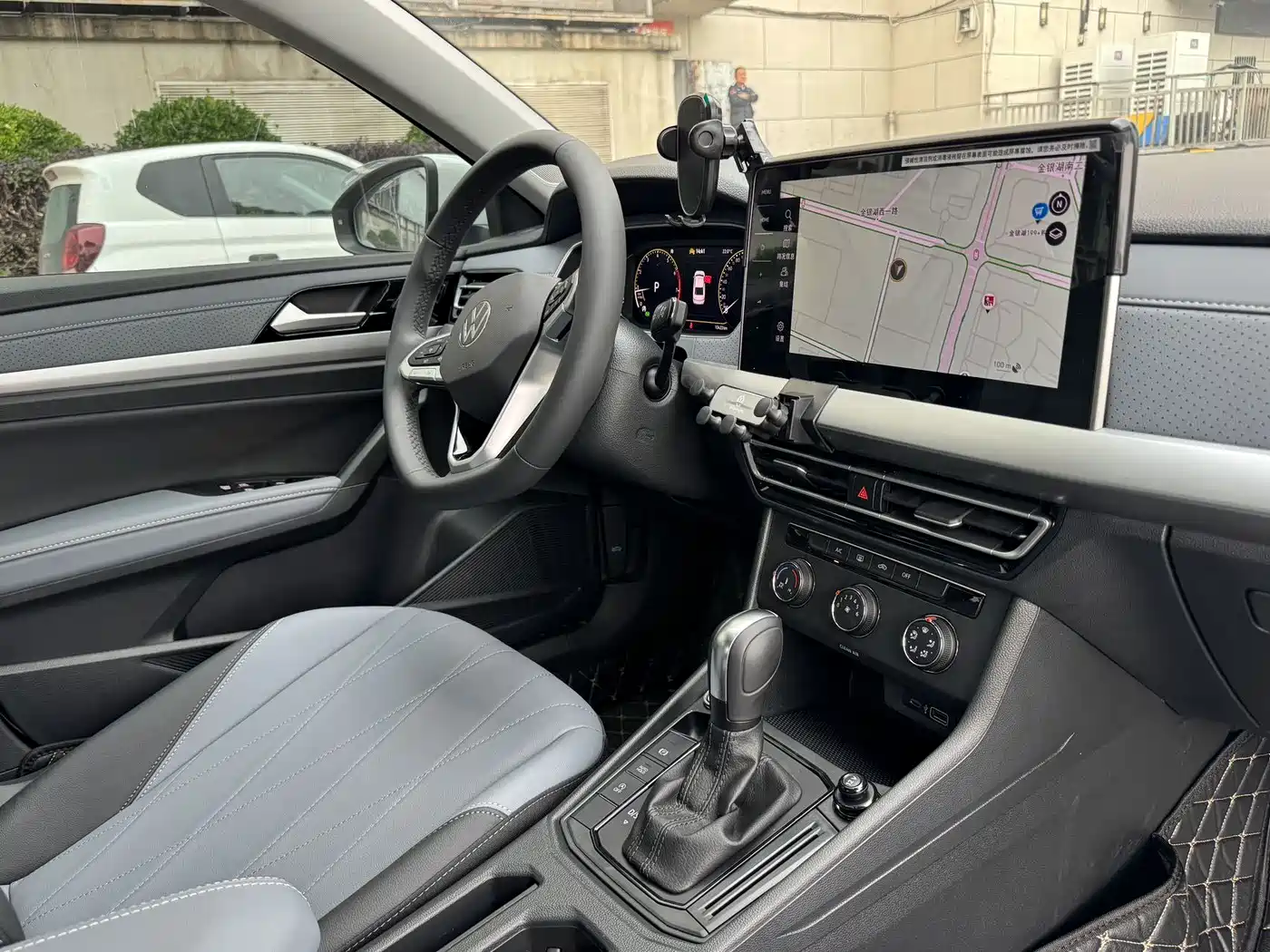 Volkswagen Lavida 2024 Model 1.5L Automatic Starlight 5 Million Edition фото 10