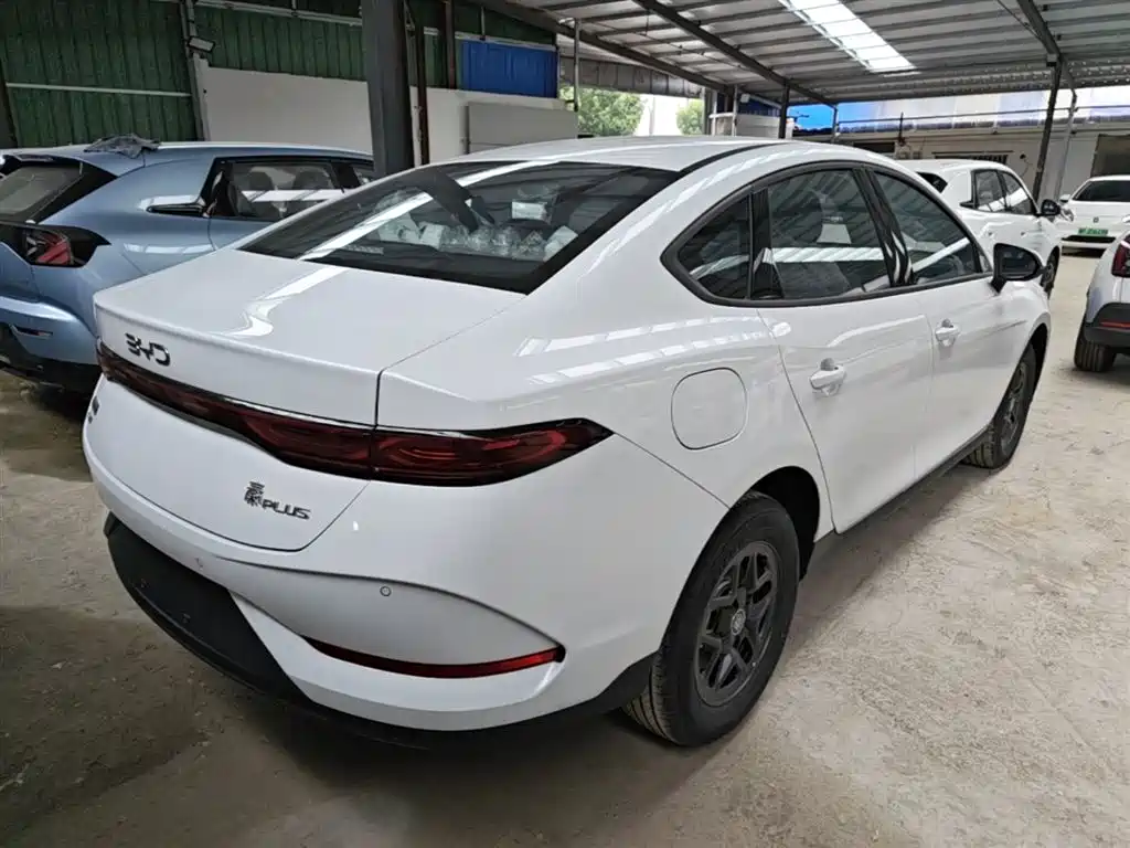 BYD Qin PLUS 2026 DM-i Smart Edition 128KM Progressive фото 7