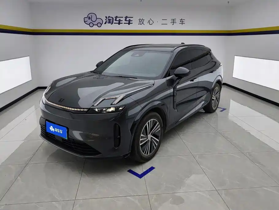 Lynk & Co 08 EM-P 2025