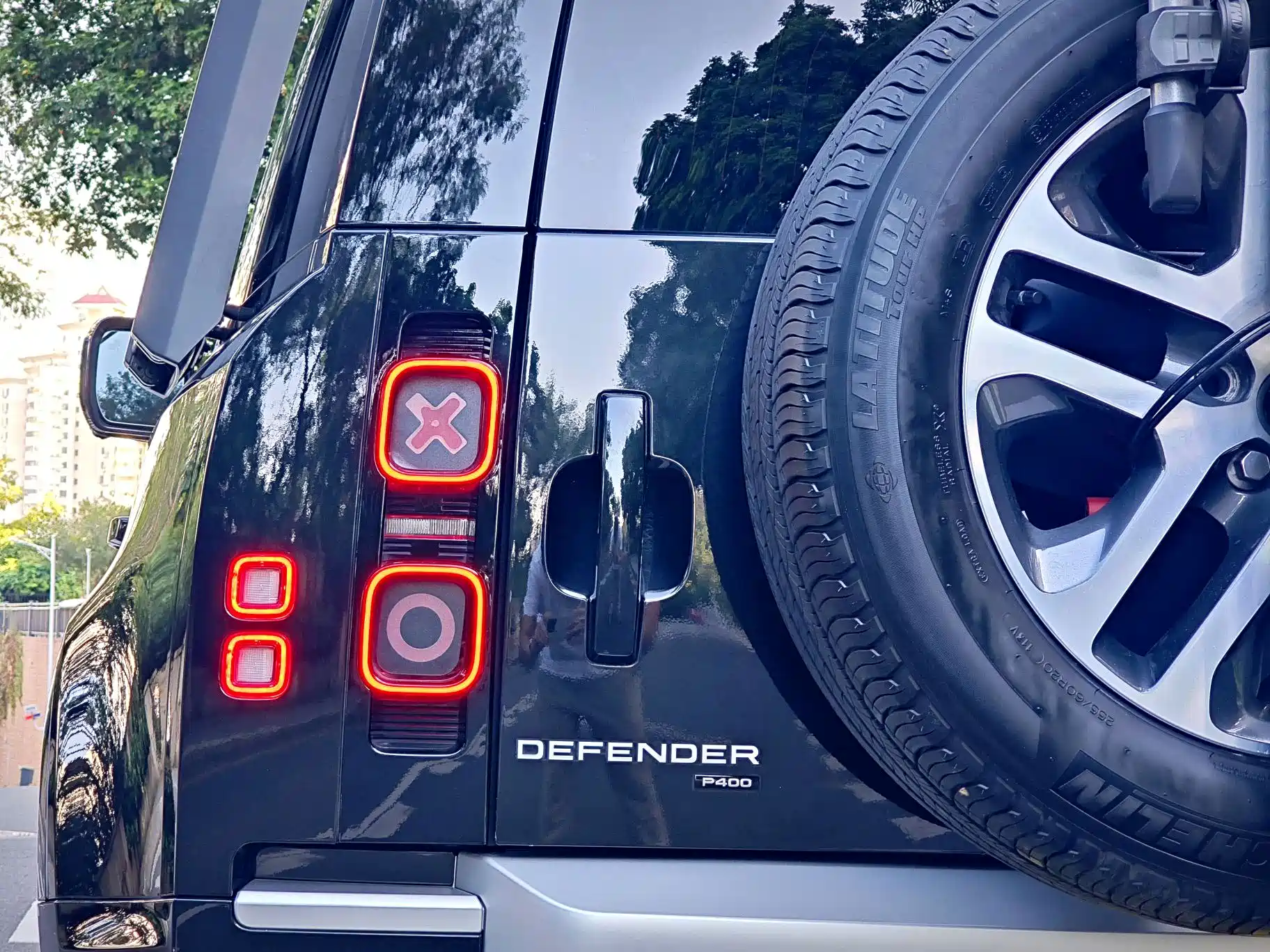 Photo 29 - Land Rover Defender