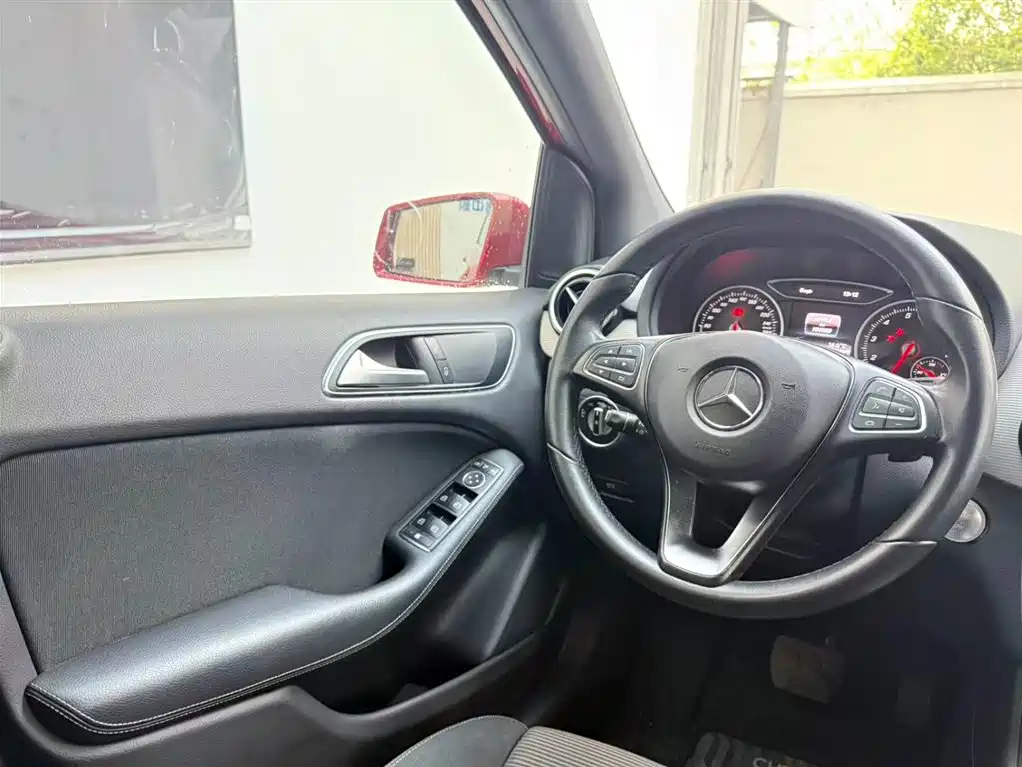 Mercedes-Benz B-Class 2017 B 180 фото 18
