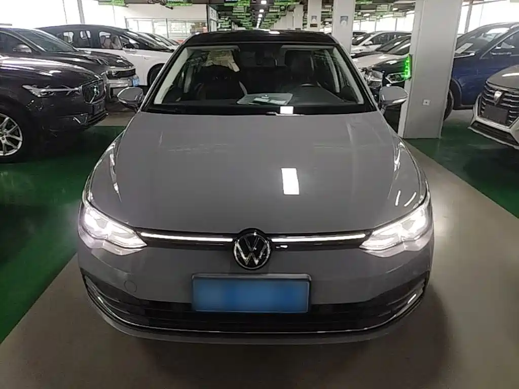 VOLKSWAGEN GOLF