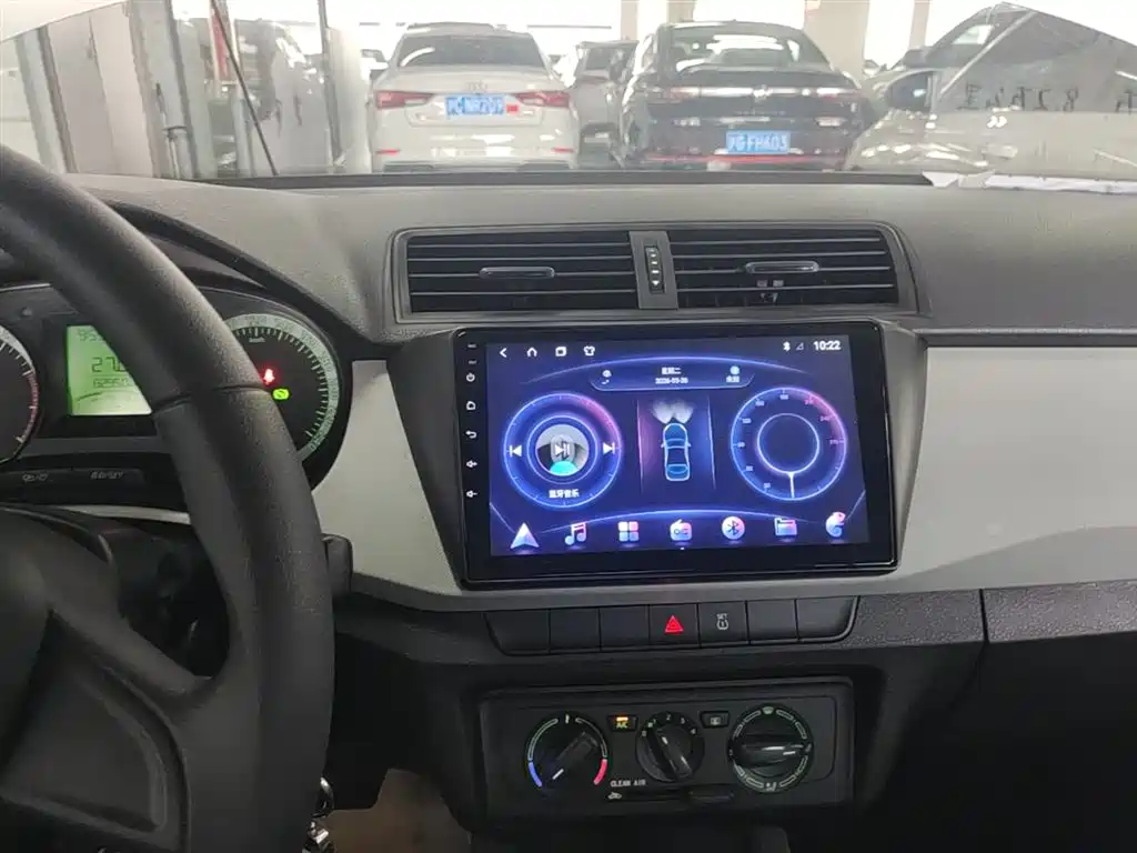 Škoda Fabia 2017 1.4L Auto Car Enjoy Edition фото 13