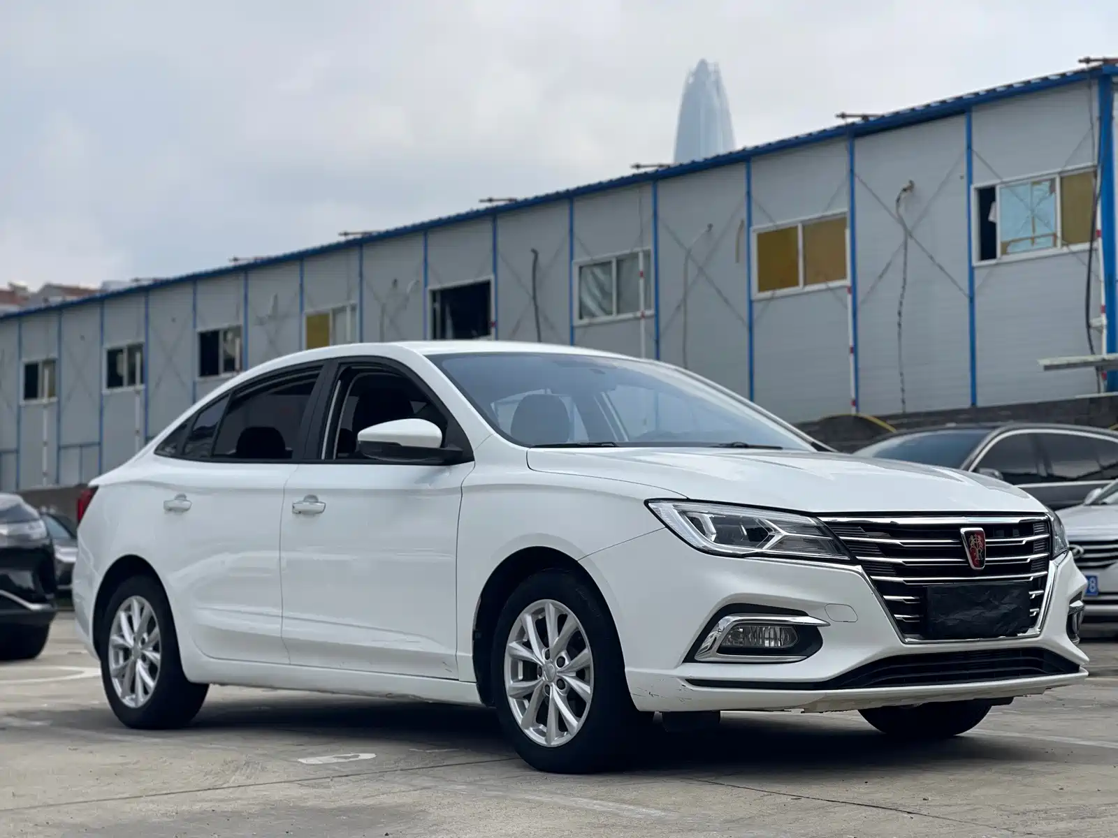 Фото 3 - Roewe i5