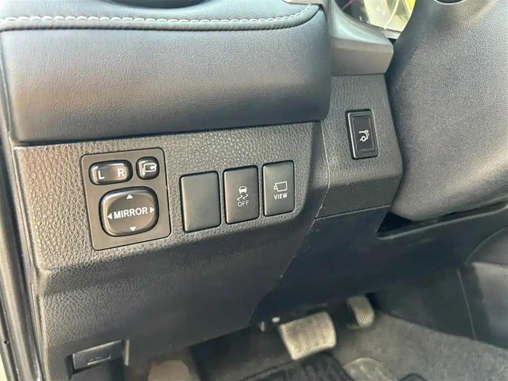 Toyota RAV4 Rongfang 2016 2.0L CVT 2WD Smart (China V) фото 7