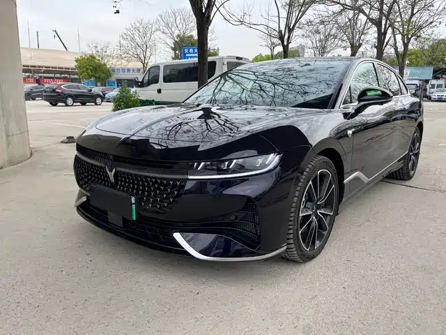 VOYAH LANTU CHASING LIGHT