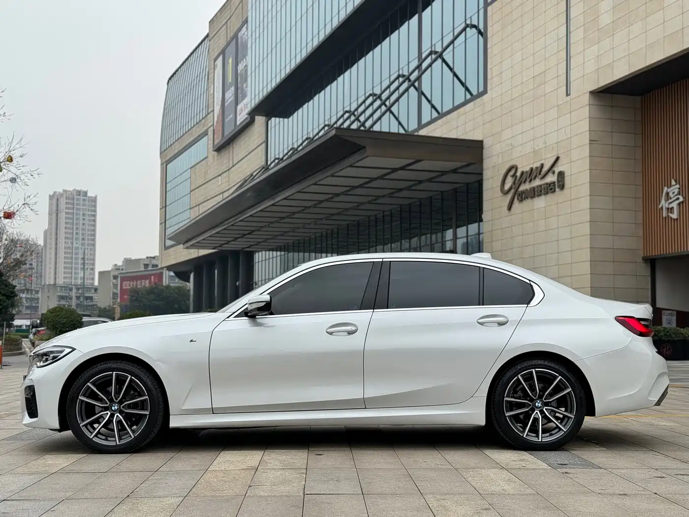BMW 3 Series 2021 320Li M Sport Package фото 3
