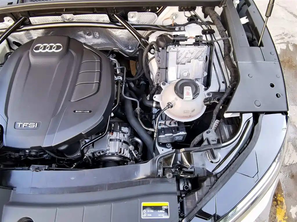 AUDI Q5L SPORTBACK