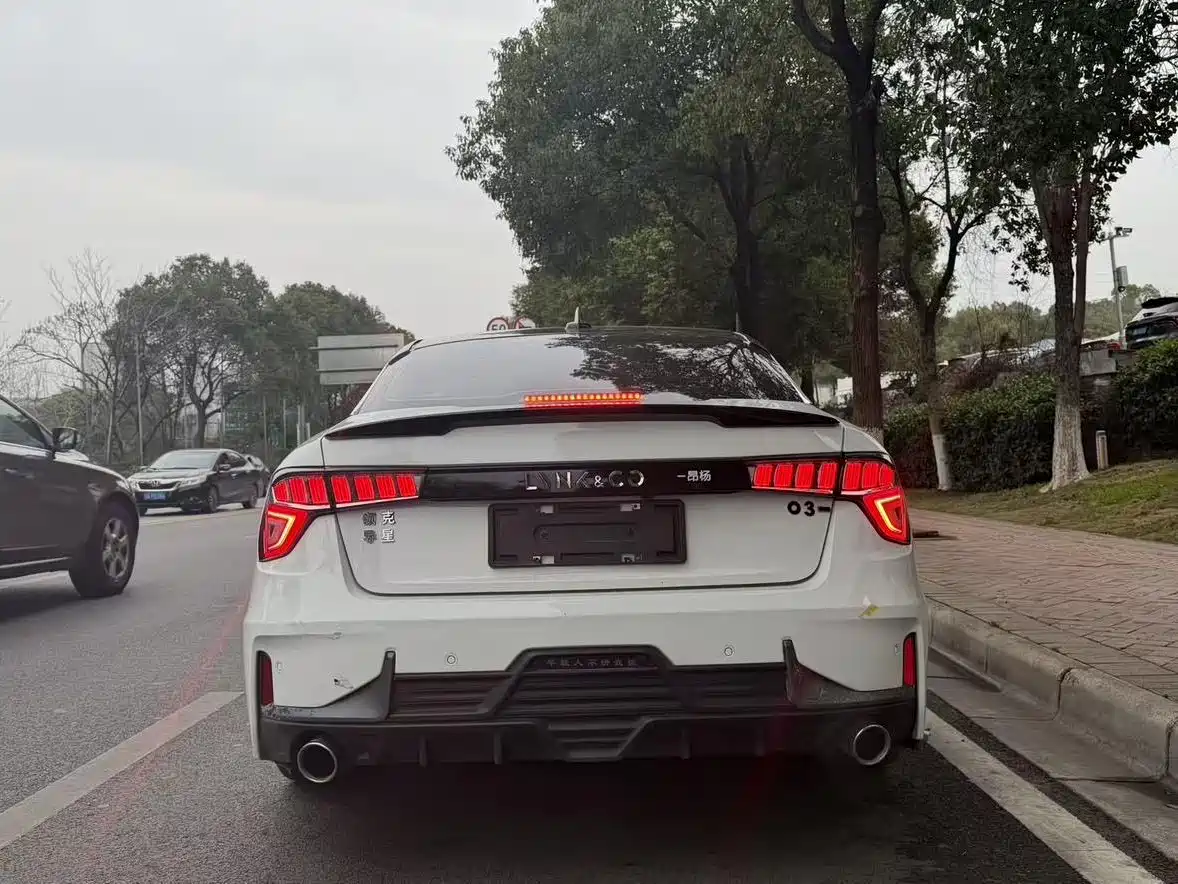 Lynk & Co 03 2019 1.5TD DCT Power Edition China VI фото 6