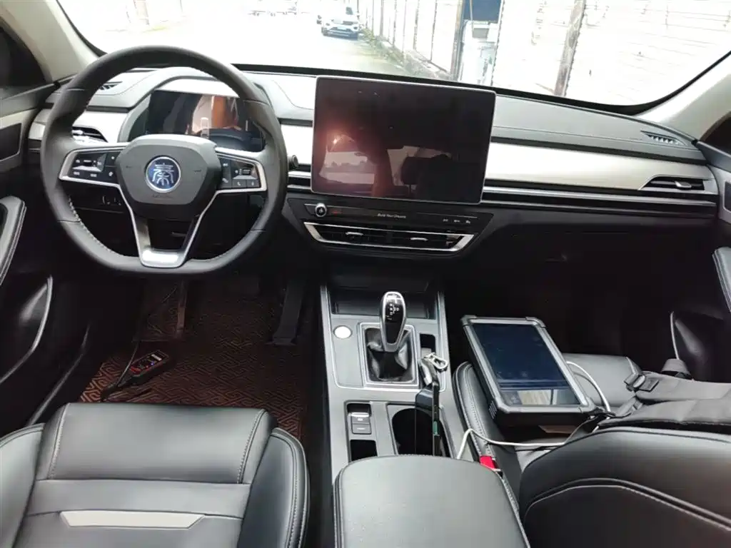 BYD Qin Pro 2018 1.5TI Automatic Smart Connected Dynamic Edition фото 10