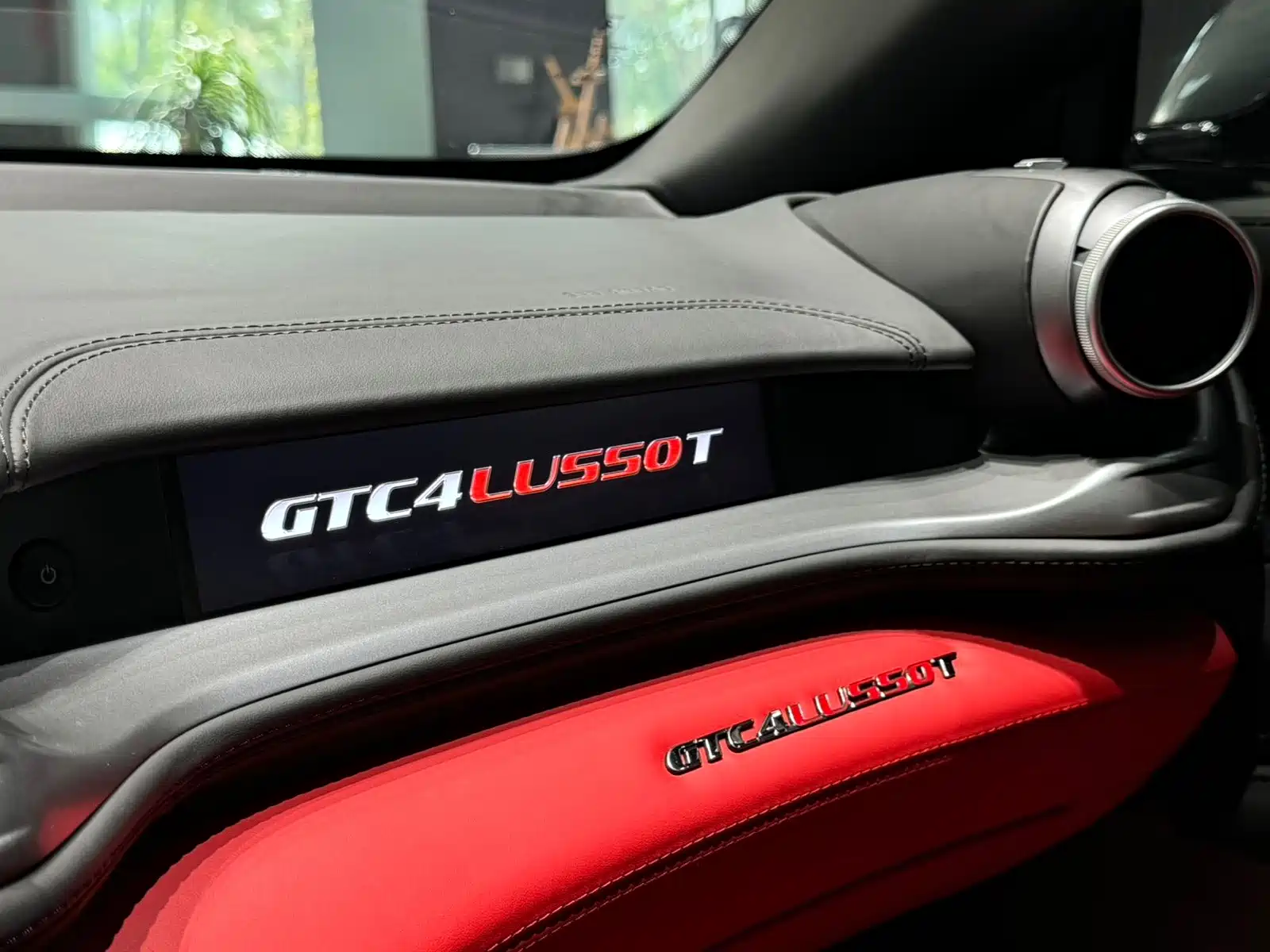 Photo 14 - Ferrari GTC4Lusso
