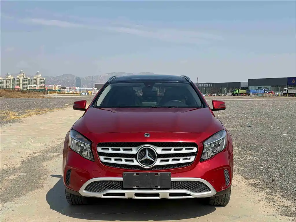 Mercedes-Benz GLA 2018 GLA 200 Dynamic фото 2