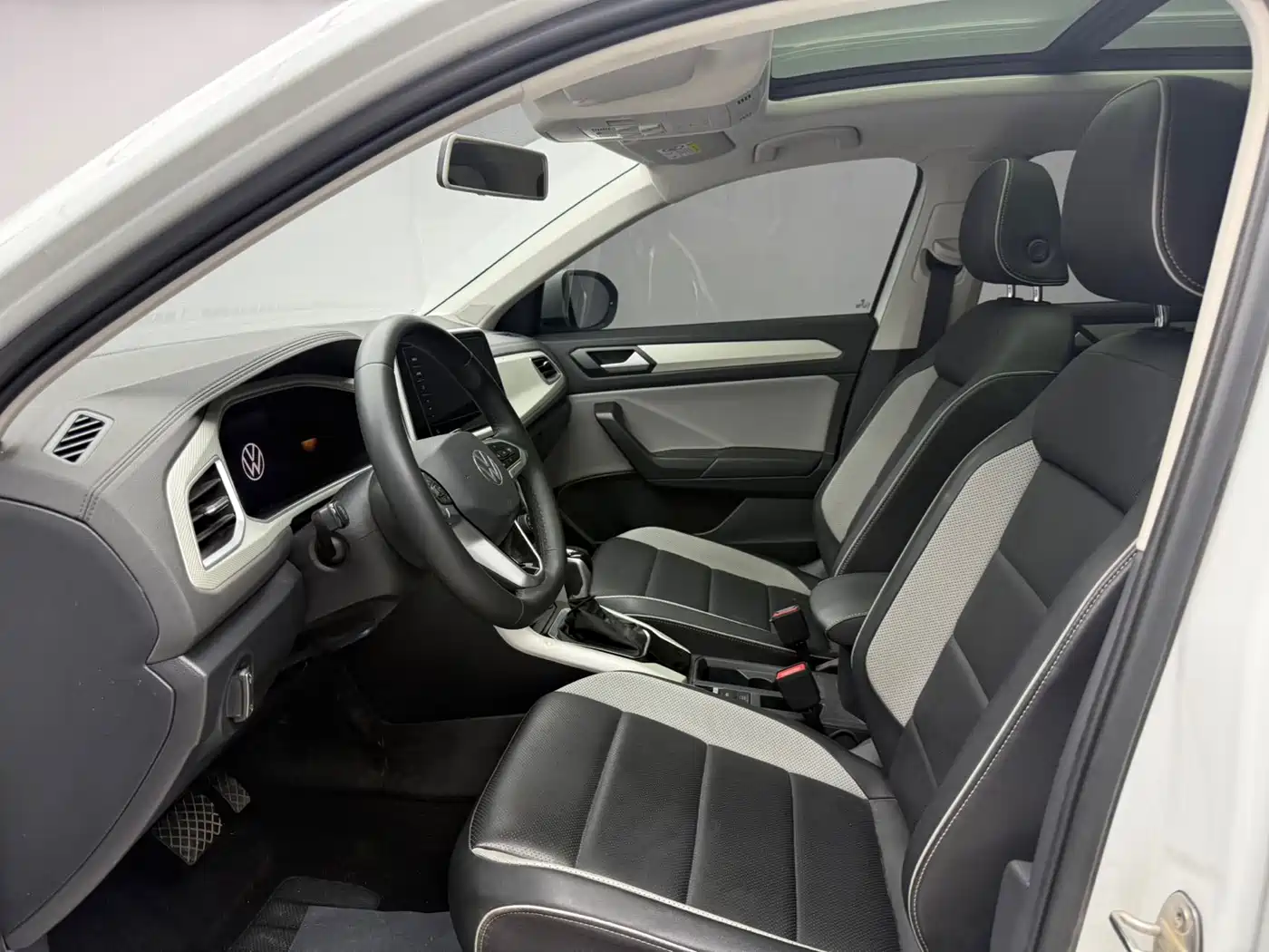 Volkswagen T-ROC 2023 280TSI DSG 2WD Time Edition фото 6