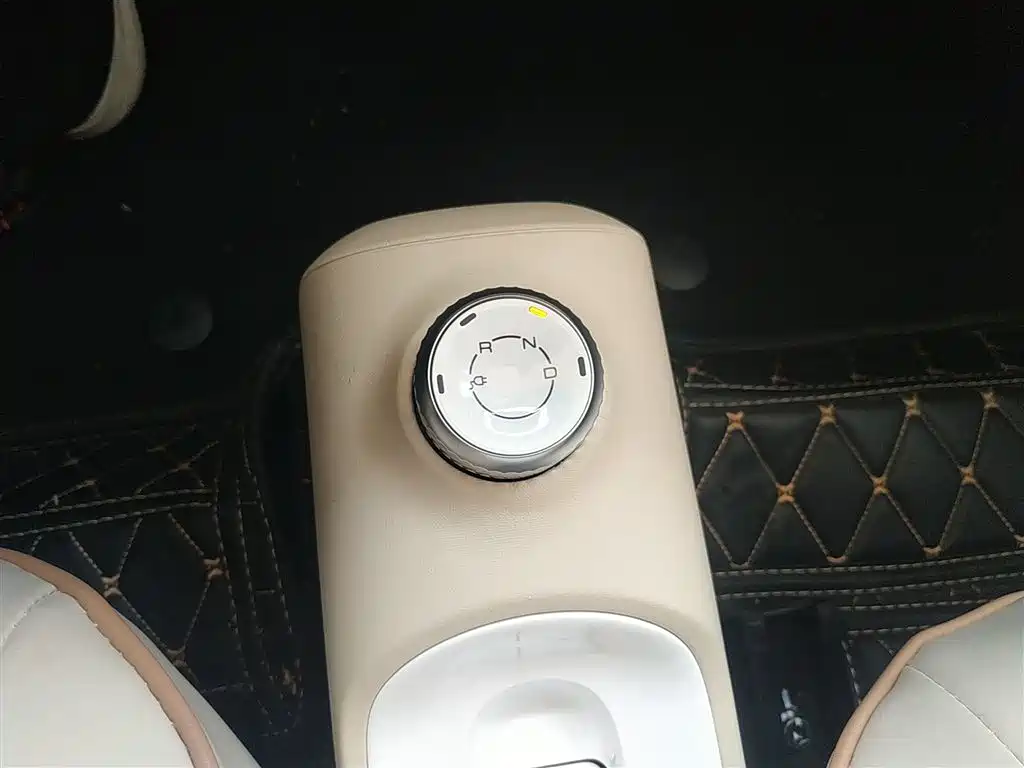 WULING AUTOMOBILE HONGGUANG MINIEV