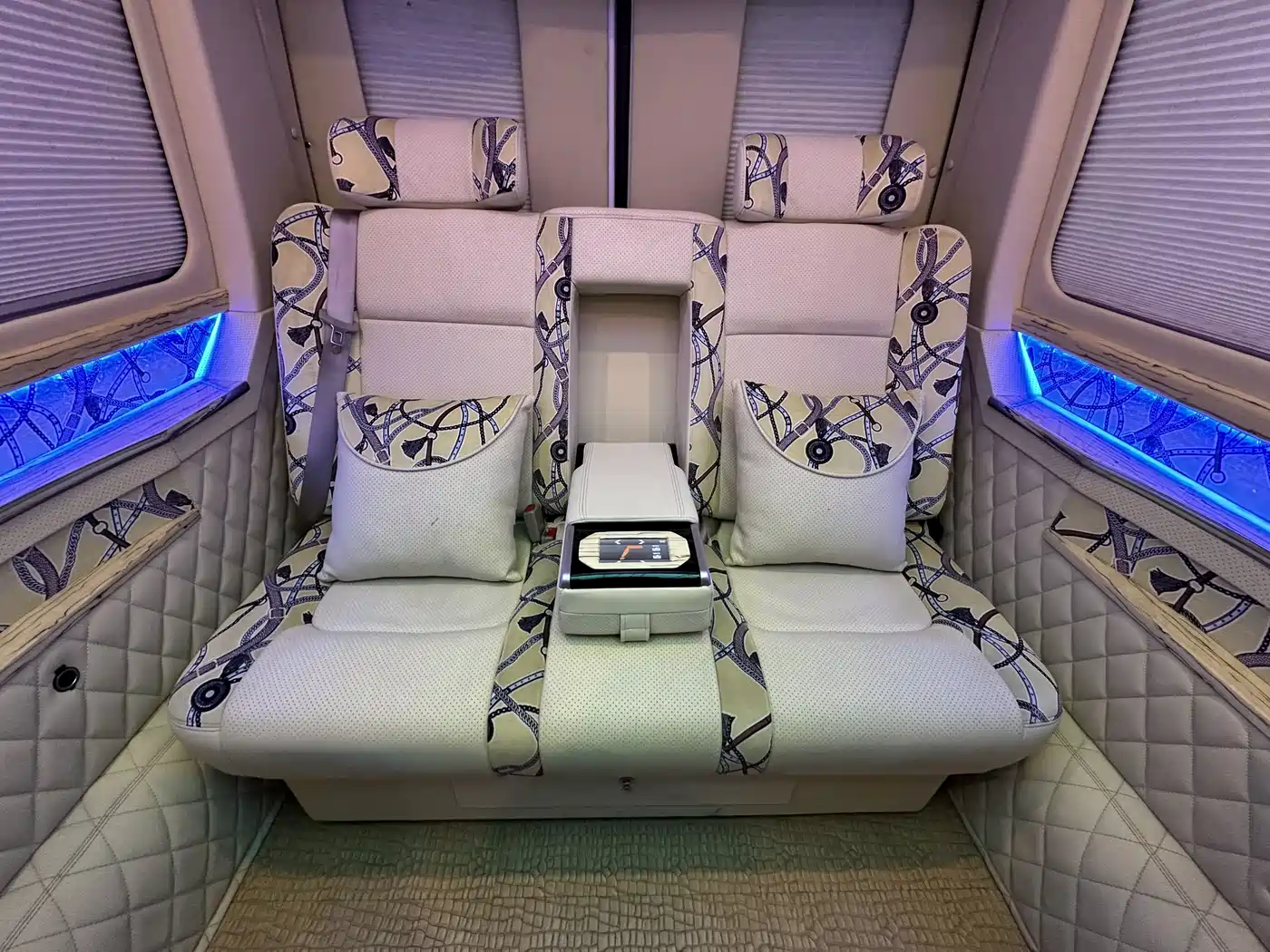 Mercedes-Benz Sprinter 2016 2.1T Comfort Tour Long Wheelbase Extended Version фото 16