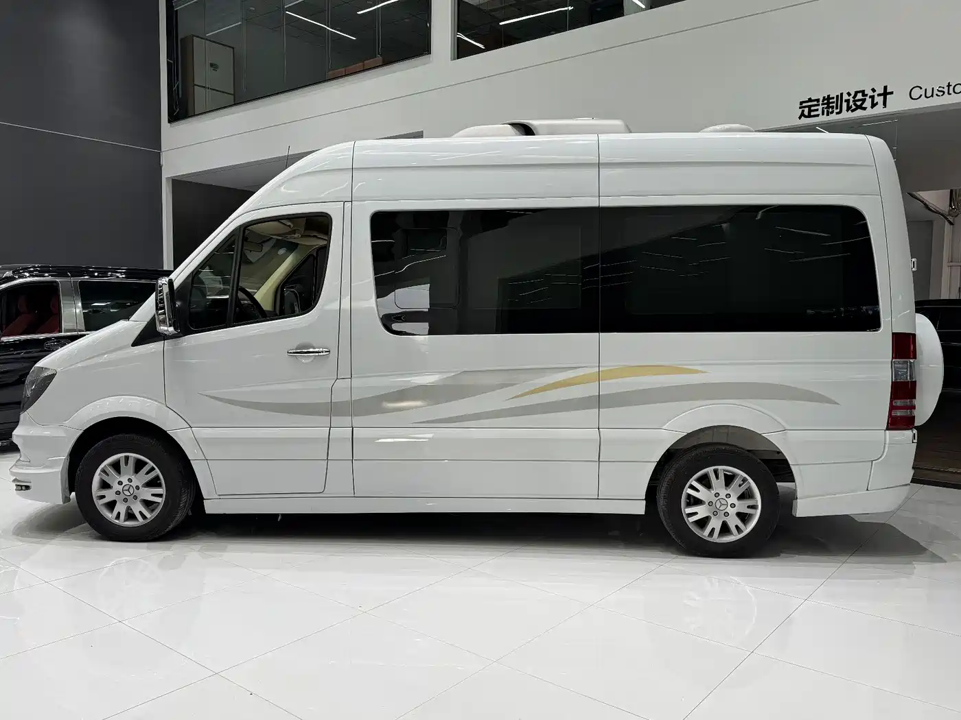 Mercedes-Benz Sprinter 2016 2.1T Comfort Tour Long Wheelbase Extended Version фото 2