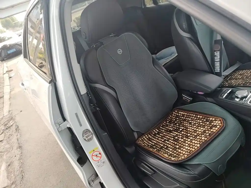 Фото 25 - Audi Q2L e-tron