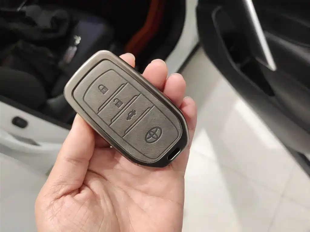 Toyota Corolla Cross 2022 2.0L Pioneer Edition фото 15