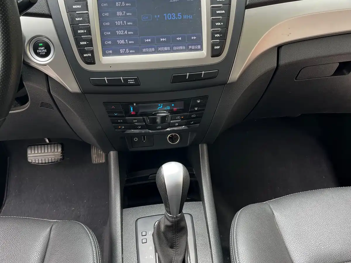 BAIC Senova X65 2016 2015 2.0T Automatic Elite