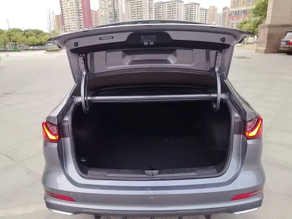 Roewe i5 2025 2023 1.5L CVT Luxury Edition