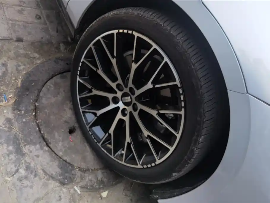 GEELY GALAXY GALAXY E8