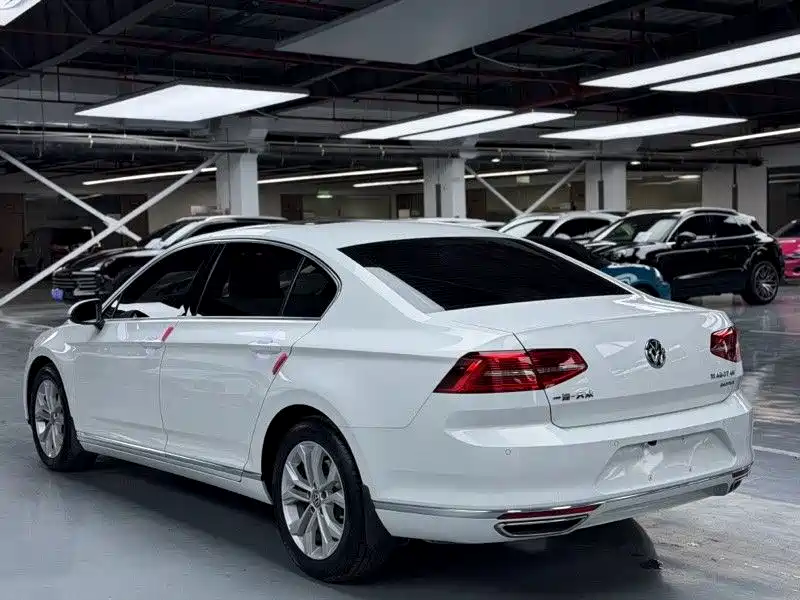 Volkswagen Magotan 2017 330TSI DSG Luxury фото 10