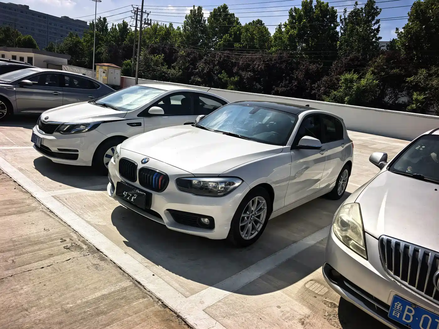 BMW 1 SERIES (IMPORTED)
