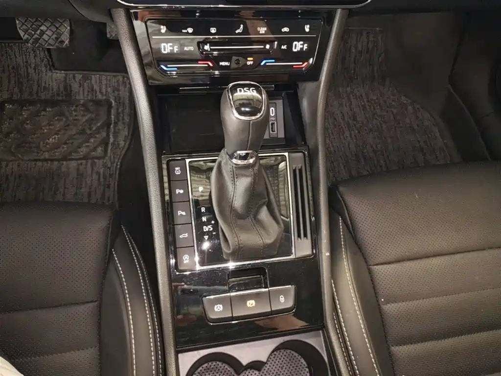 Škoda Superb 2023 Facelift TSI330 DSG Luxury Edition фото 14