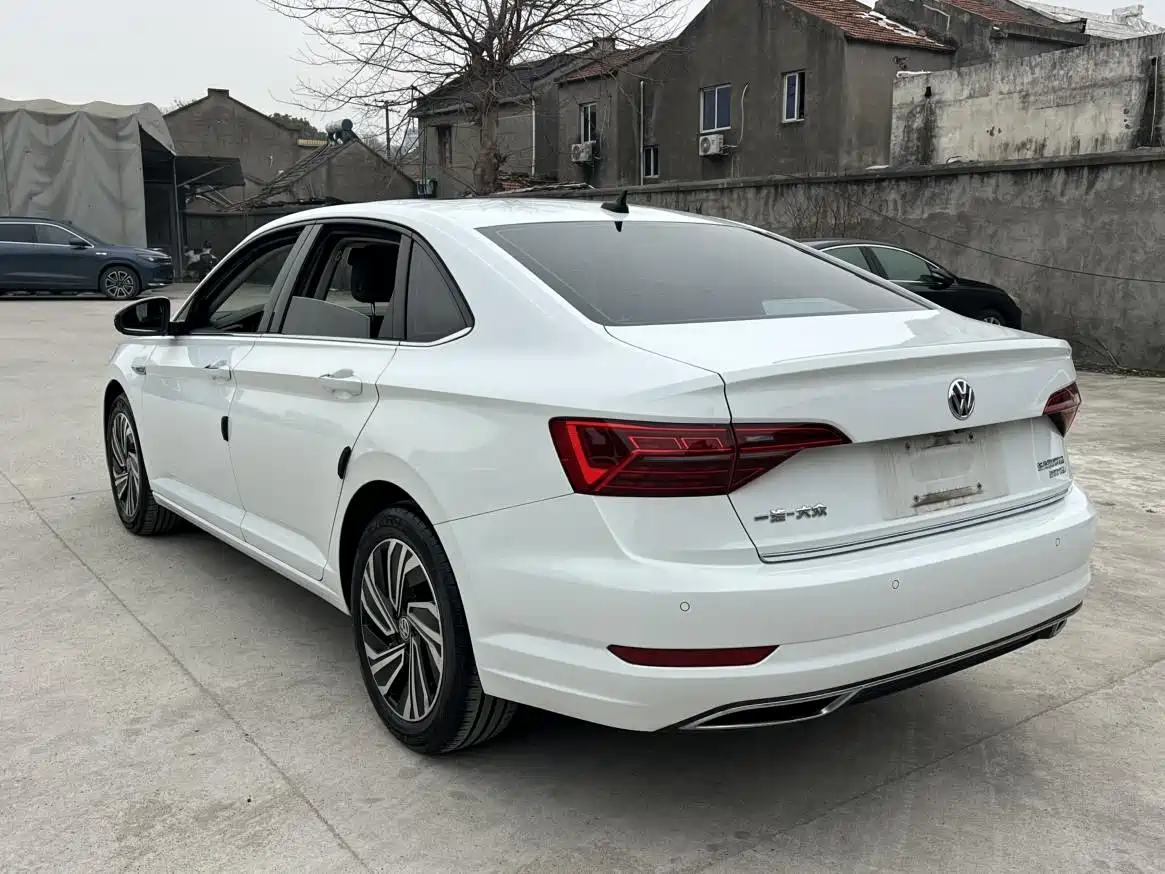 Volkswagen Sagitar 2021 280TSI DSG Surpassing Edition фото 13