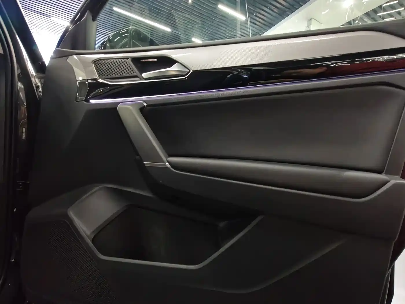 Volkswagen Tayron 2020 330TSI 2WD Luxury Smart Edition фото 14