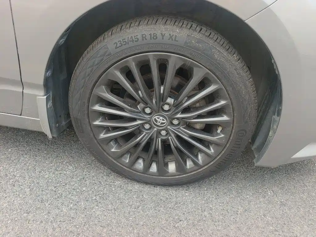 Photo 24 - Toyota Avalon